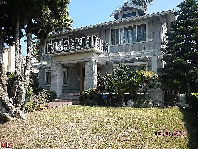 1st image of 976 Westchester Pl