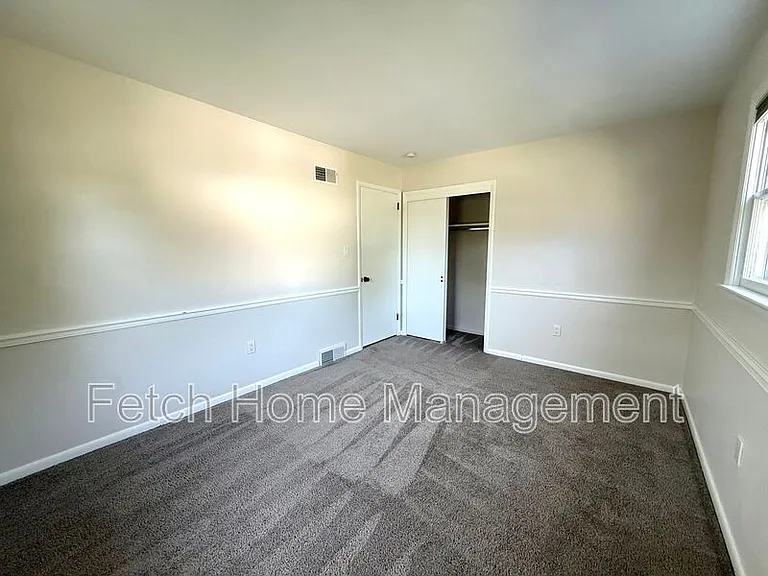 417 Surrey Dr — Photo 20