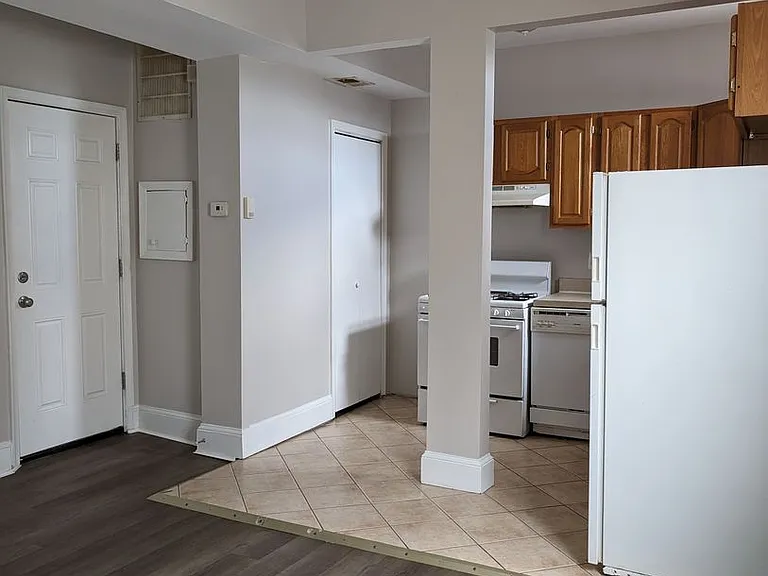 2227 Linden Ave — Photo 10