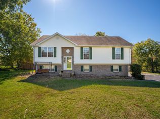 1014 Barker Ln W, Berea, KY 40403