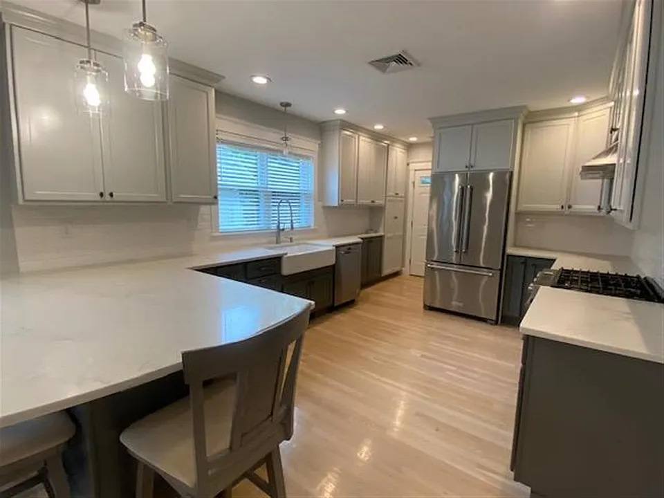 43 Garrison Ave #2