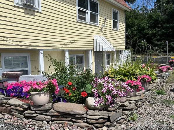 396 Oak Hill Rd, Binghamton, NY 13901