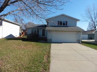 404 N 15th St, Indianola, IA 50125