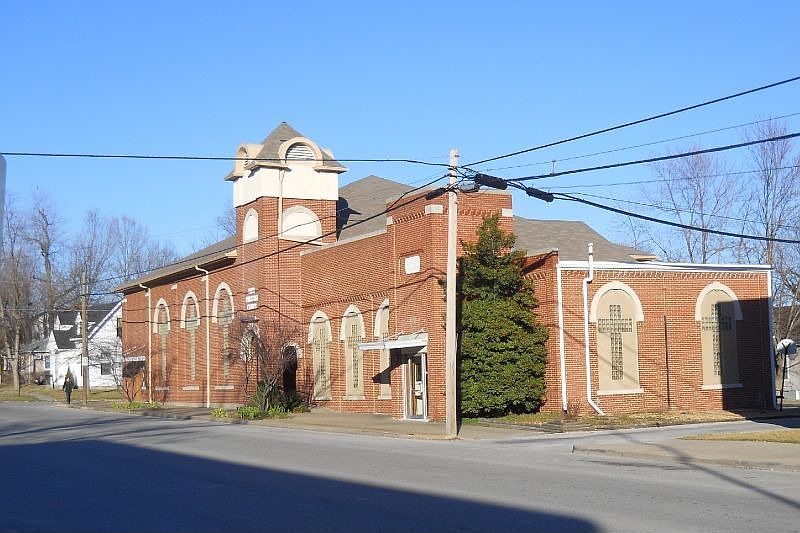 204 N Main St, Anna, IL 62906 Zillow