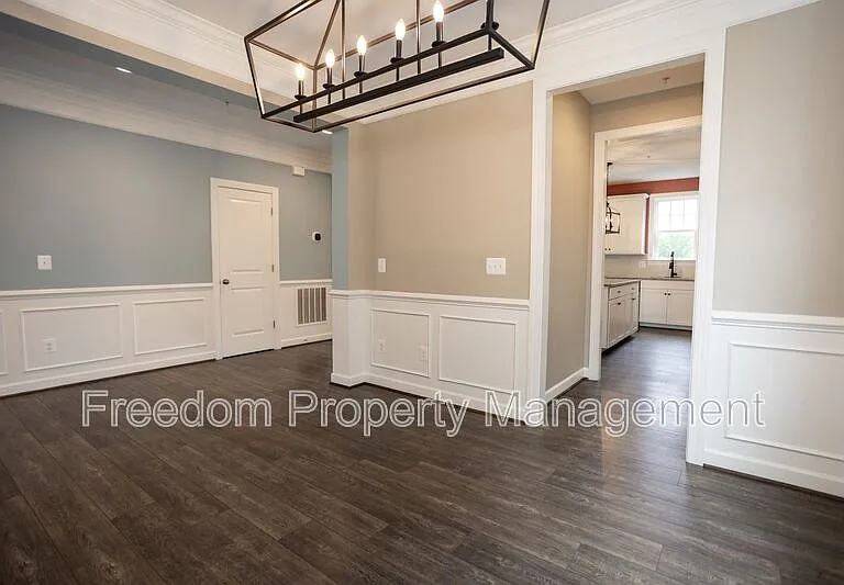 2425 Morgans Point Dr — Photo 10
