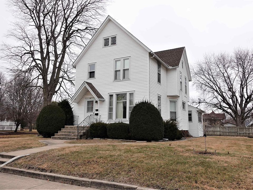 1st image of 837 Bateman St