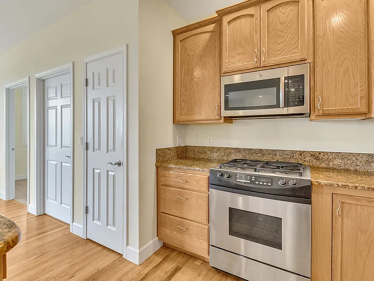1216 S Brookside Ter — Photo 13