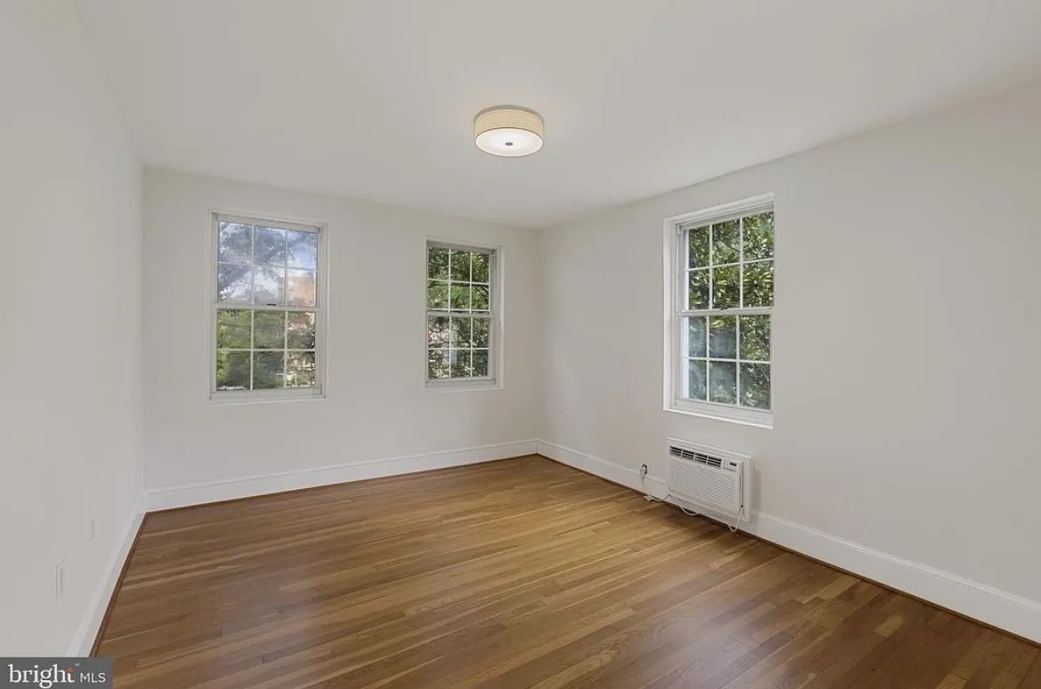 1 bed, 665 sqft, $2,300 — Photo 2