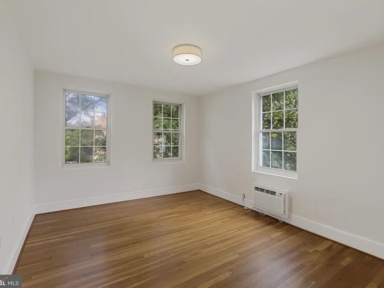 3051 Idaho Ave NW #204 — Photo 2