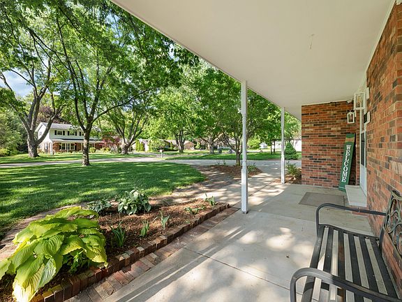 5th image of 1781 Hacienda Dr