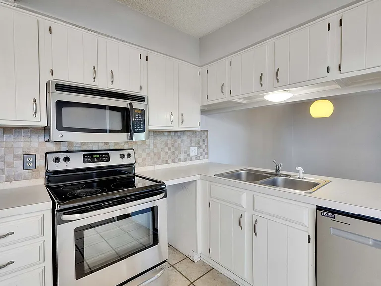 1714 Timber Ridge Dr — Photo 4