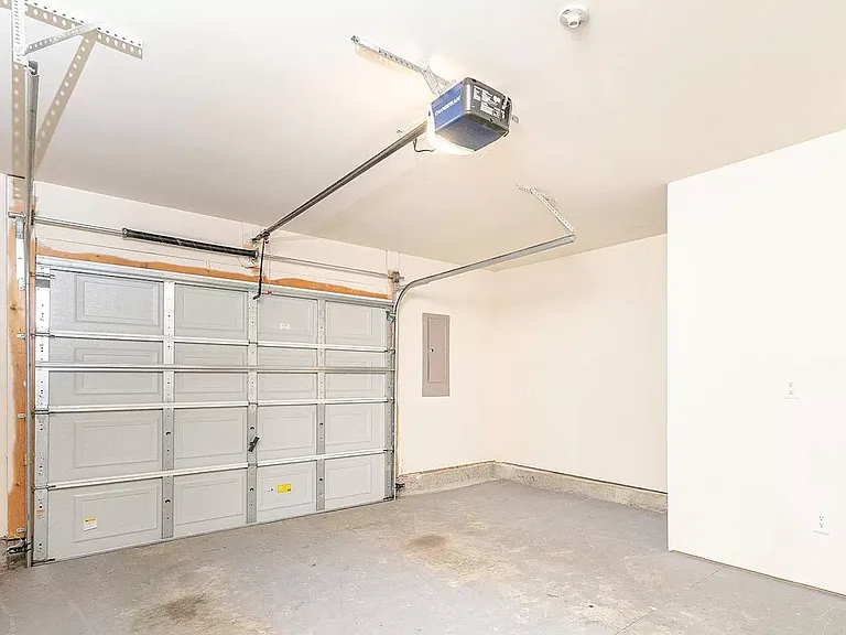 9907 Kedzie Ct — Photo 12