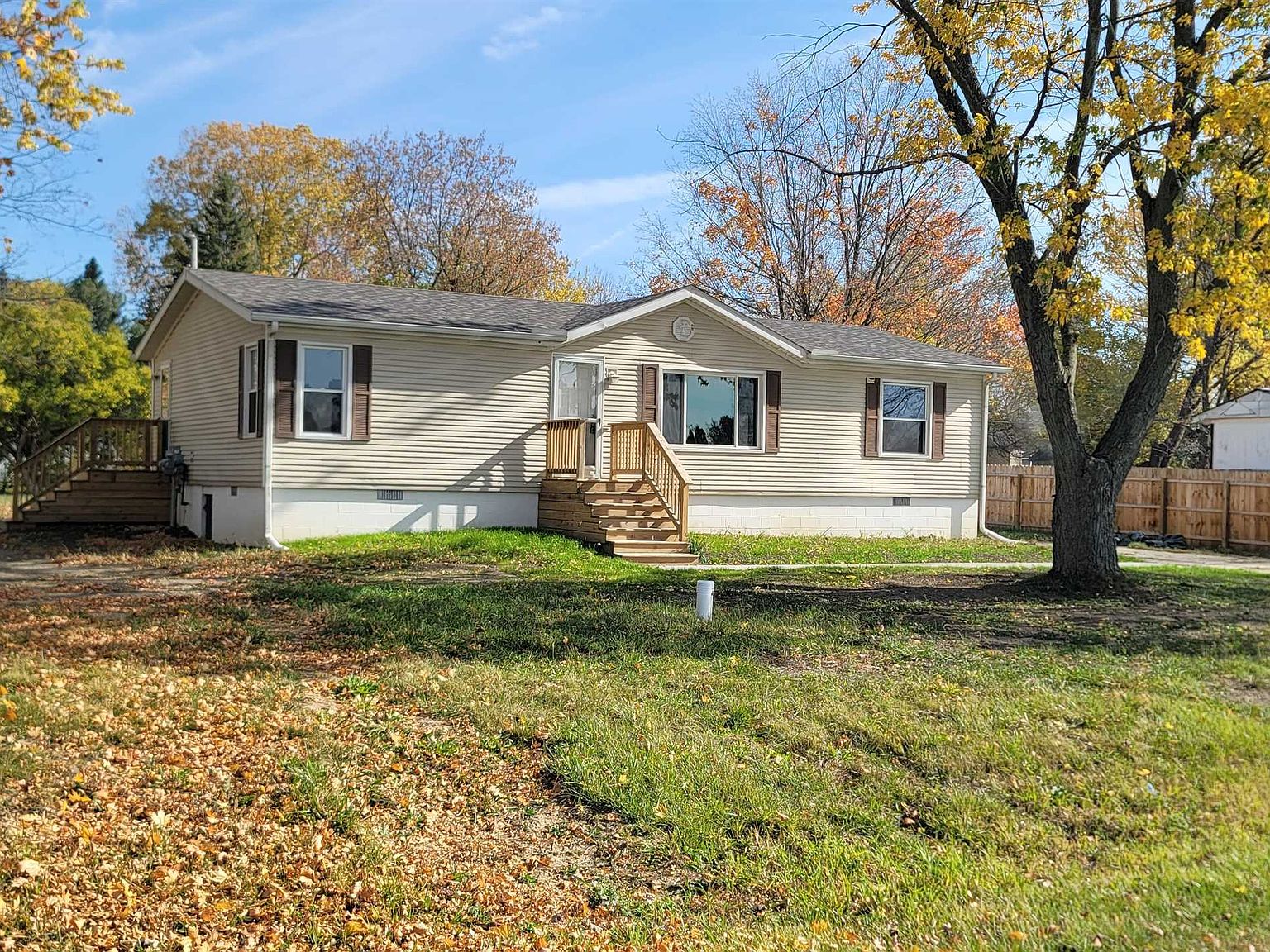 1105 S Meadow Dr, Lennon, MI 48449 Zillow