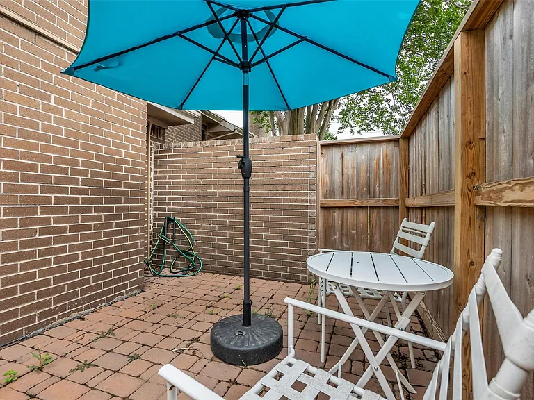 13740 Hollowgreen Dr #605 — Photo 34