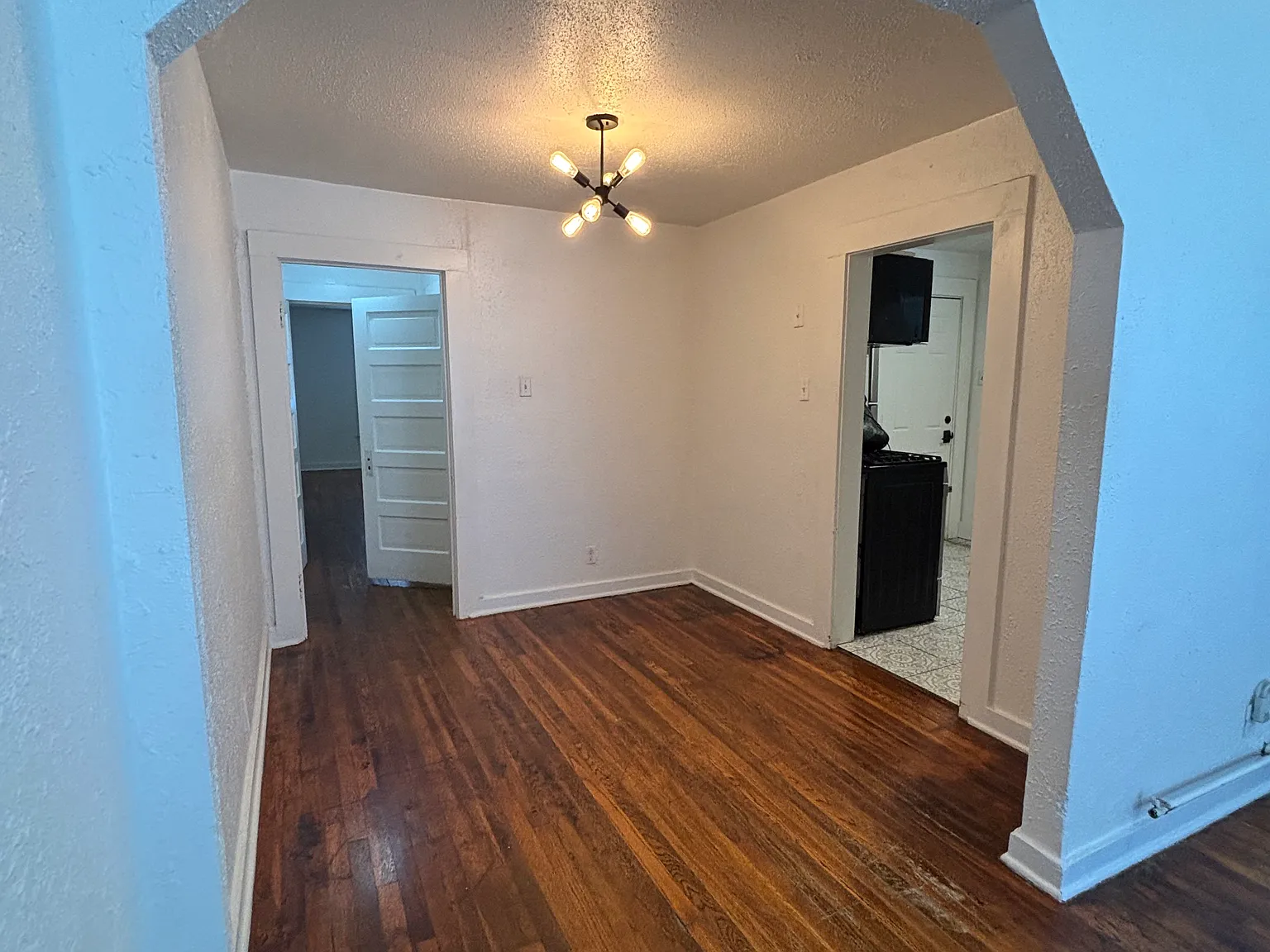 1 bed, 700 sqft, $1,325 — Photo 3