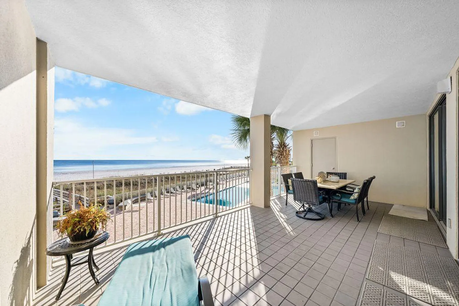3 bed, 2.0 bath, 1259 sqft, $4,818 — Photo 2