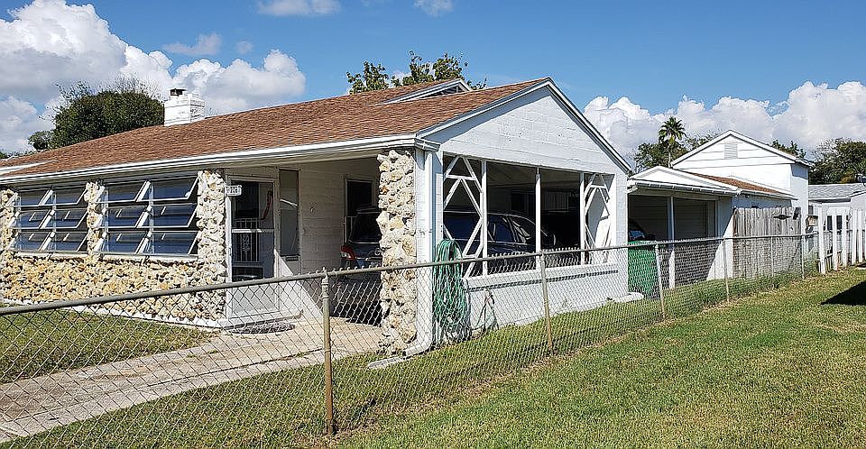 1st image of 206 5th St