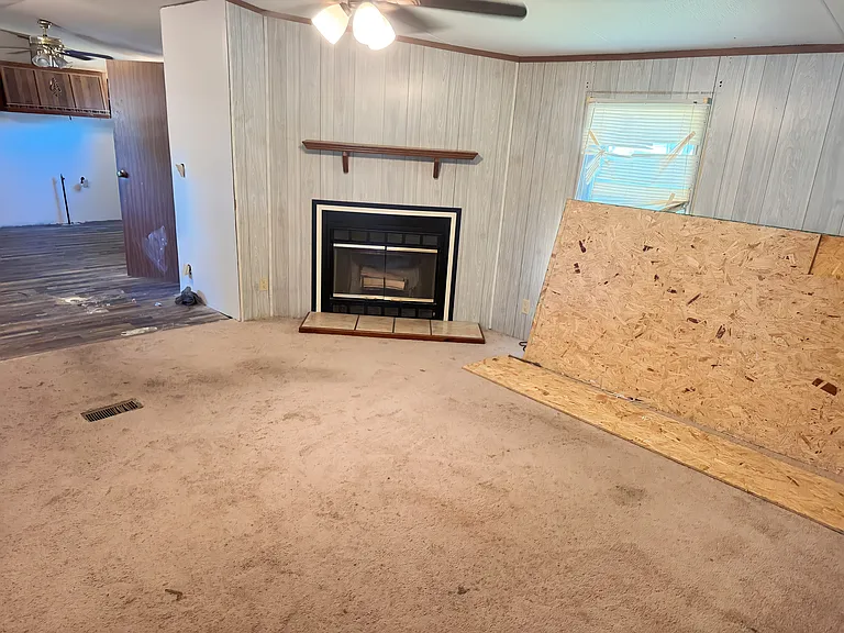 1537 Wilkes Ave — Photo 5