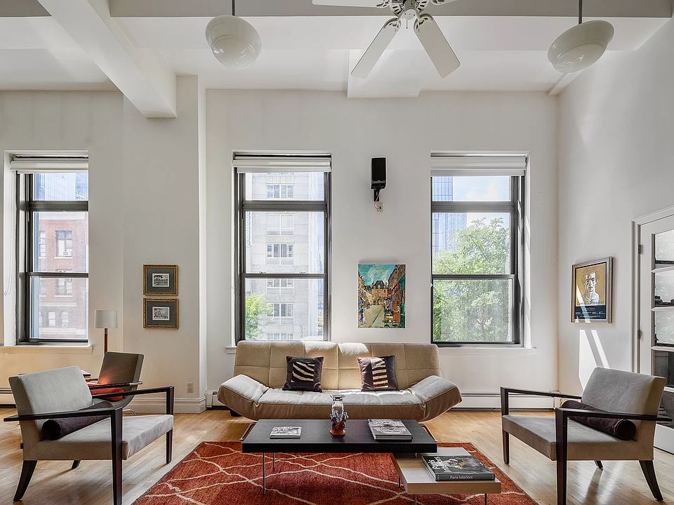 1st image of 529 W 42nd St APT 2V