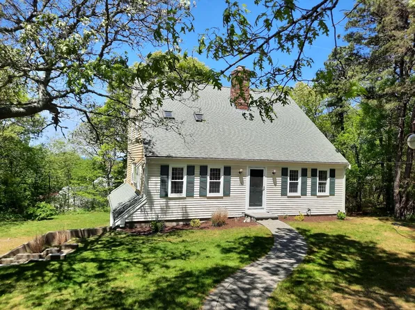 32 Packet Drive, Dennis, MA 02638