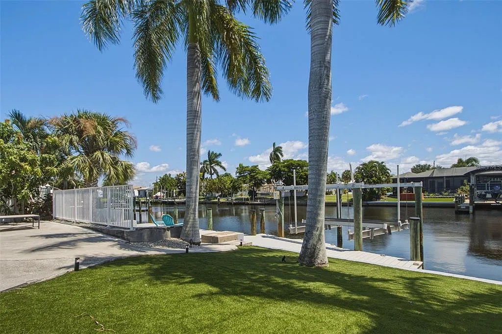 2 bed, 2.0 bath, 1244 sqft, $3,200 — Photo 4