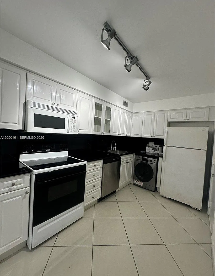 Aquasol Condo — Photo 4