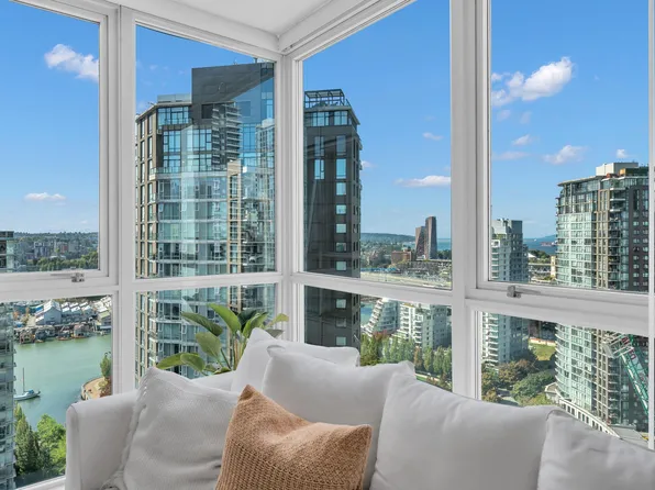 1408 Strathmore Mews #3005, Vancouver, BC V6Z 3A9