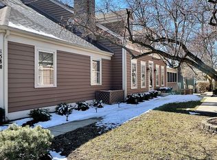 1580 Stonebridge Trl, Wheaton, IL 60189