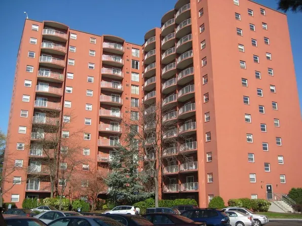 115 W Squantum St, Quincy, MA 02171