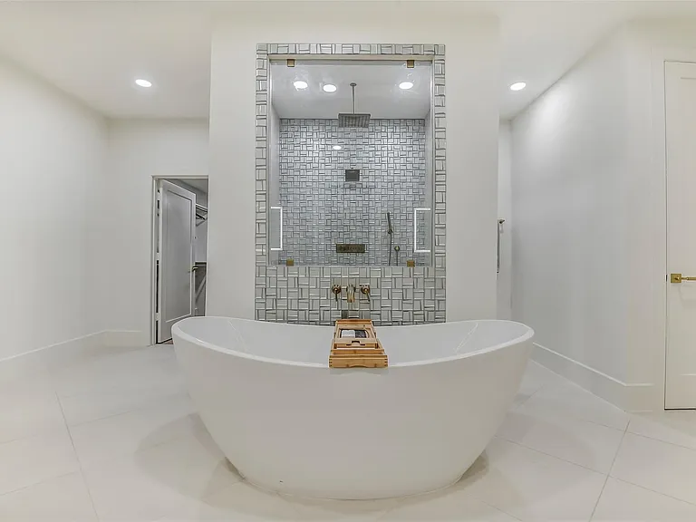 9411 Millbury Dr — Photo 21