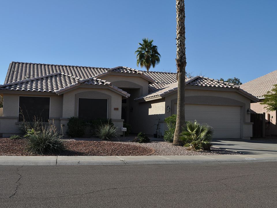 1st image of 1410 N Roadrunner Dr