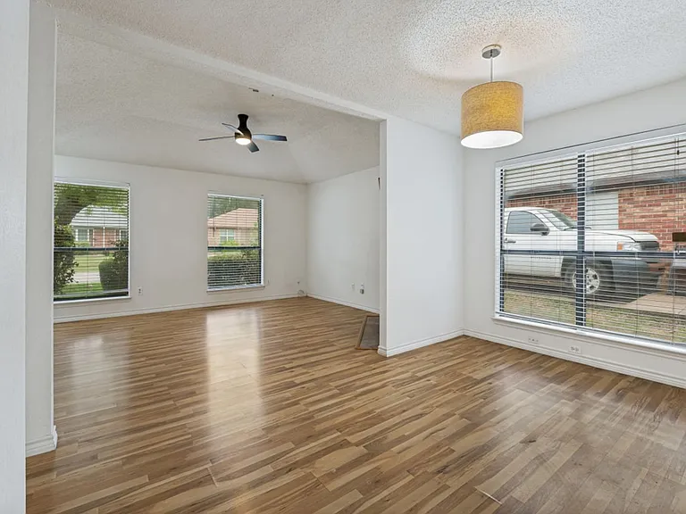 3006 Post Oak Dr — Photo 5
