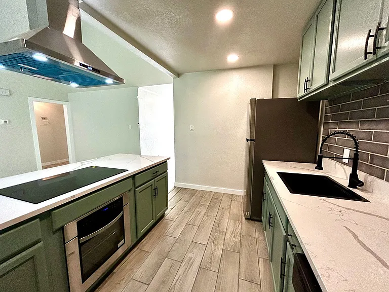 1005 W Martin Luther King Jr Blvd #A — Photo 18