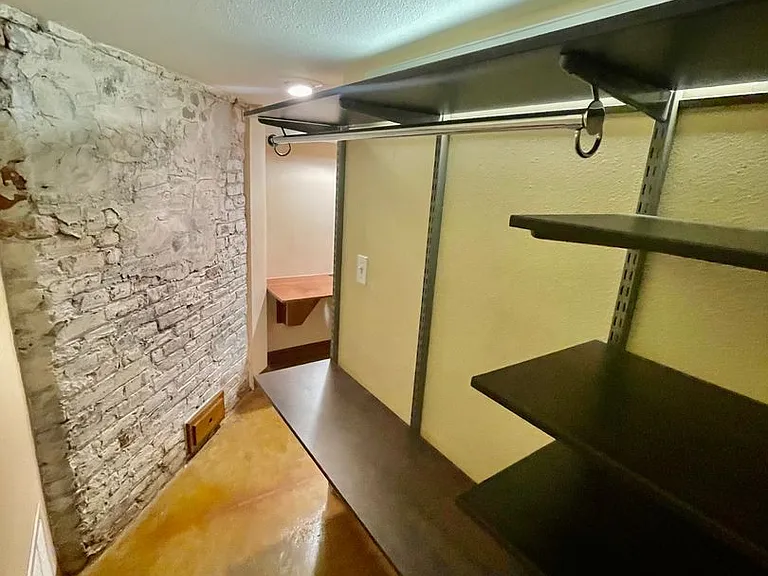 R0471 — Photo 19