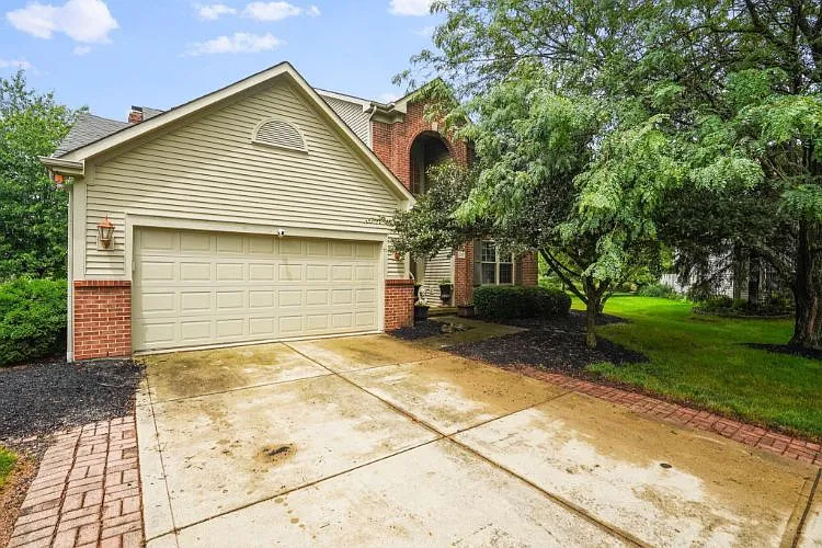 1097 Komraus Ct photo 1