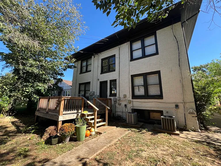 3021 1/2 N Robinson Ave — Photo 13