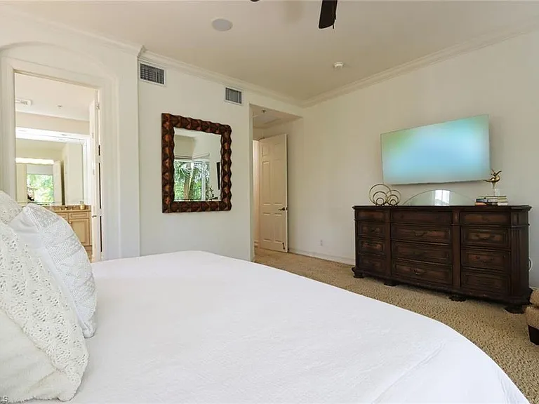 2868 Tiburon Blvd E #102 — Photo 15