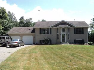 4213 E Shore Dr, Stanton, MI