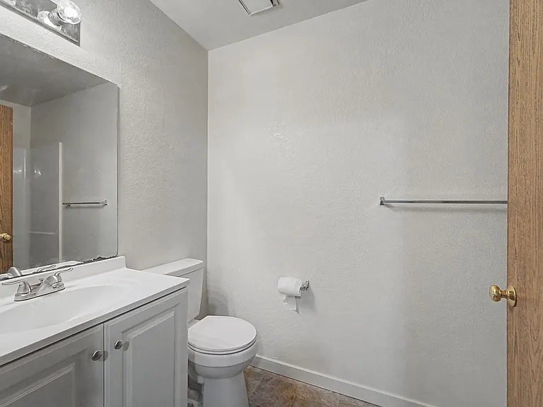 Melton Drive Apartments — Photo 40
