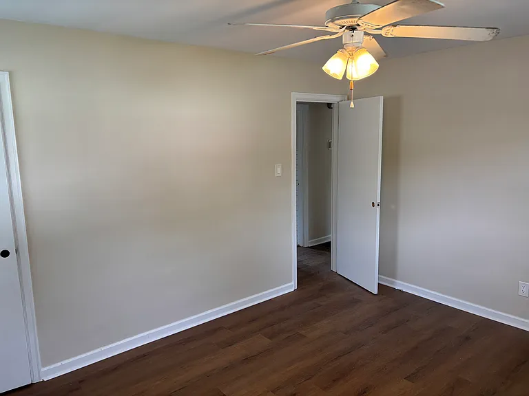 212 Zandale Dr — Photo 24