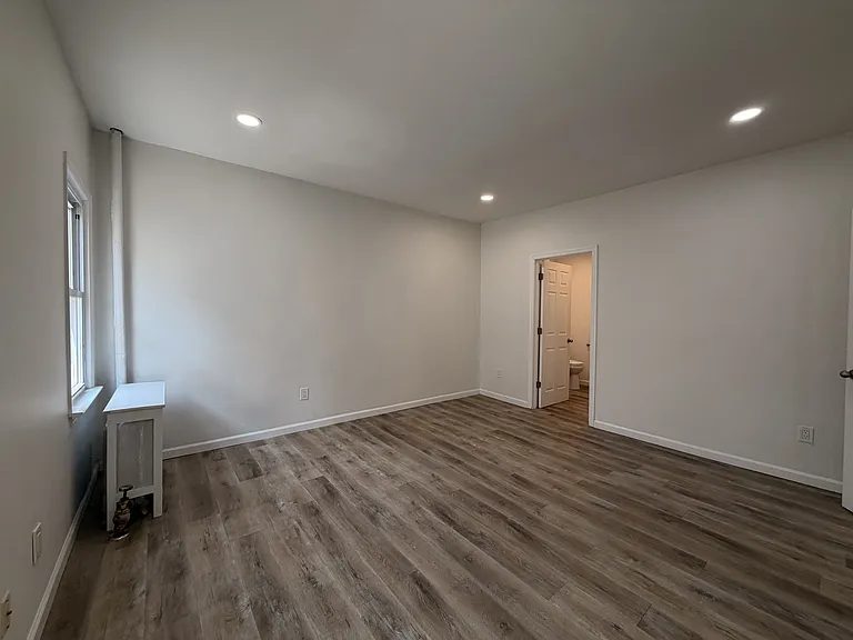 29 W Somerset St — Photo 13