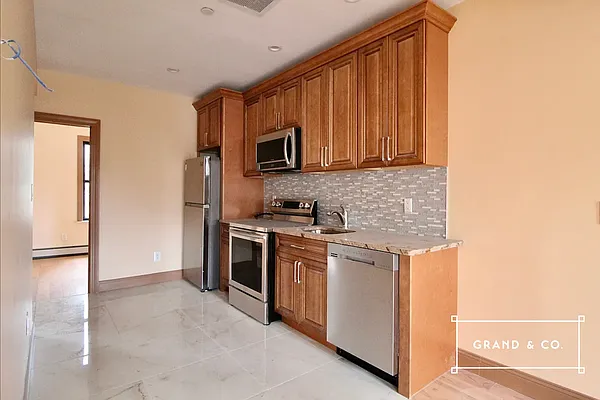 Rented by Grand & Co. | media 15