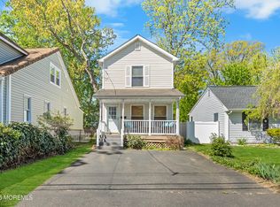105 Wayside Dr, Keyport, NJ 07735
