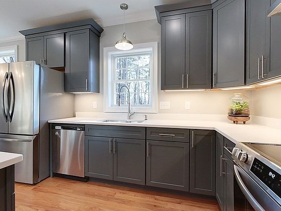 3rd image of 531 Clark St