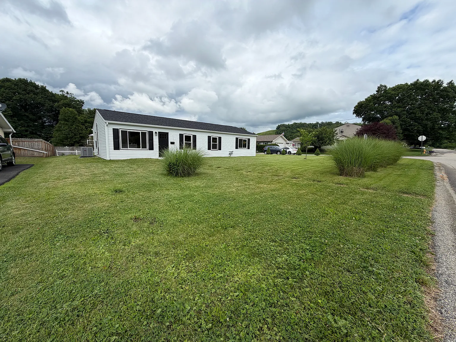 4 bed, 1.5 bath, 1300 sqft, $1,695 — Photo 1