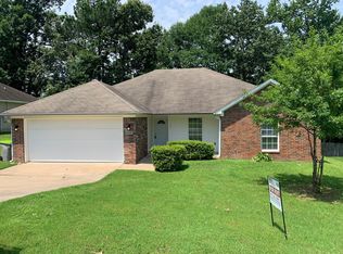 2221 Cedar Rdg, Benton, AR 72015
