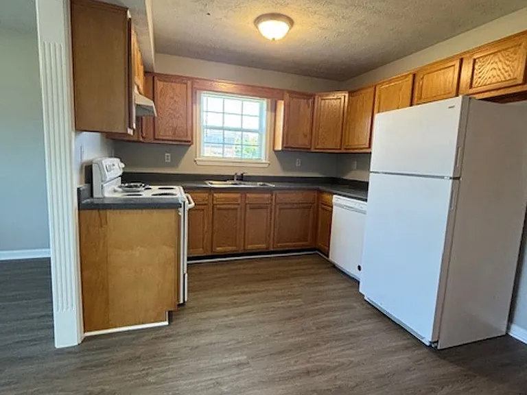 101 Braxton Ct — Photo 4