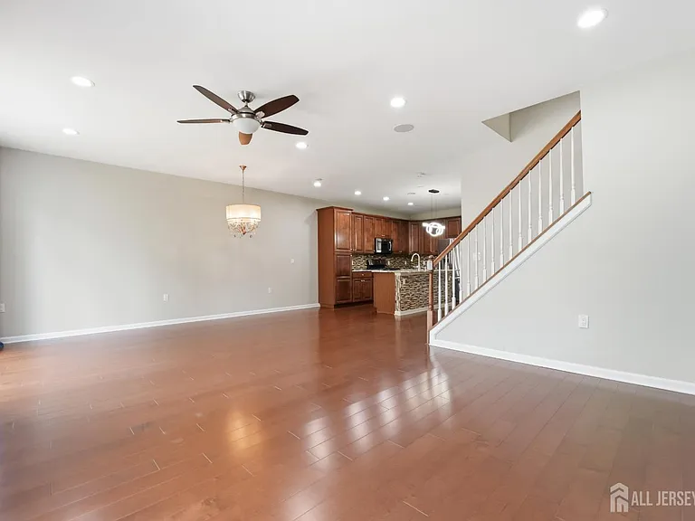 105 Pearce Ln S — Photo 21