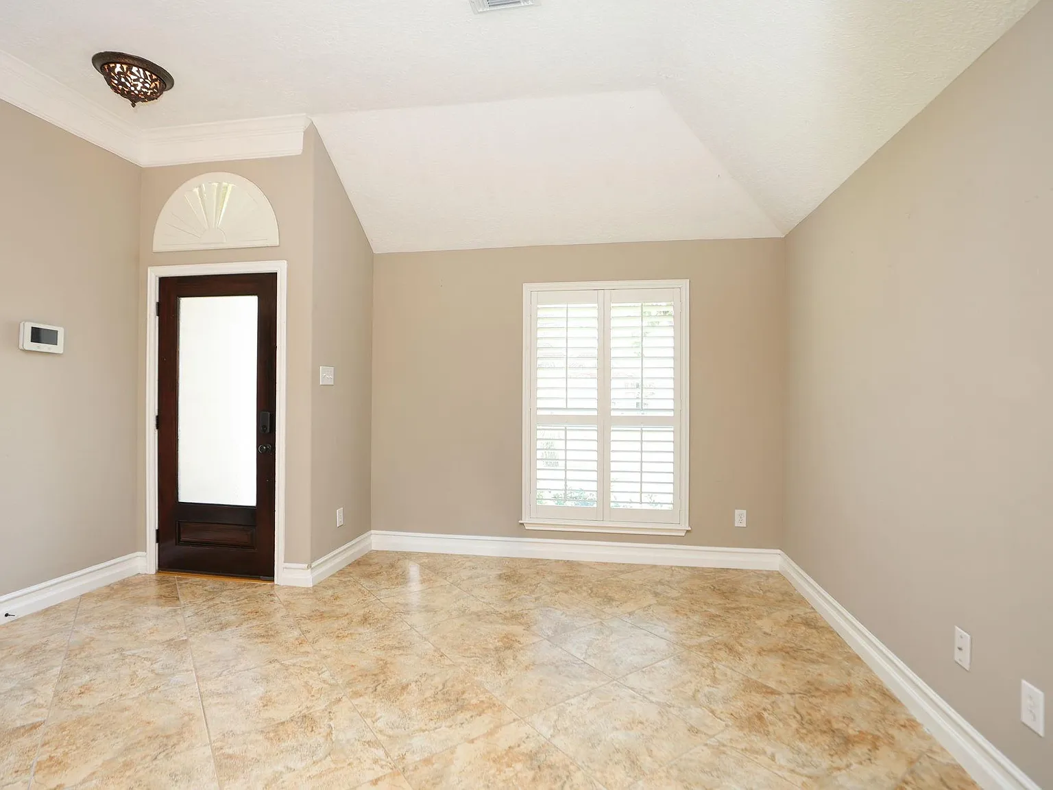 4 bed, 2.0 bath, 2236 sqft, $2,950 — Photo 3
