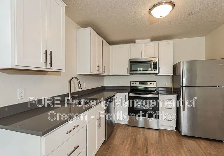 Halsey Crossing Apartments — Photo 19